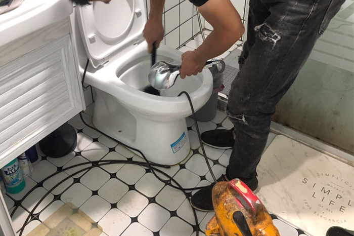 碑林马桶堵塞自己疏通还是找师傅?专业上门服务让你省时更省心